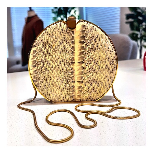 “Women’s Vintage Clothing & More” SHOW
          
TONIGHT FRIDAY JULY 18 - 9 PM - Picture 15 of 16